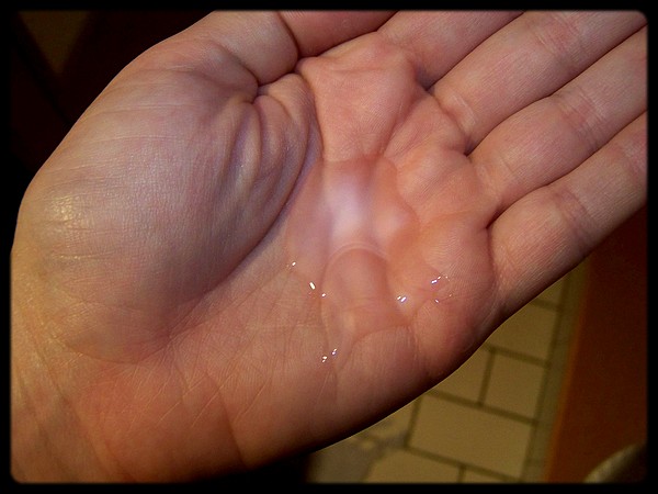 Couleur nacrée et texture fluide